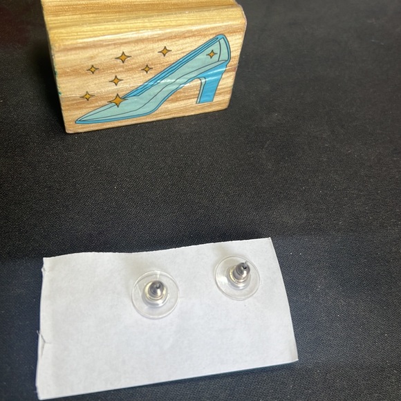 Minimalist Summer Cute  Stud Earrings - Picture 9 of 11